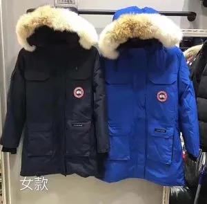 Женская куртка Canada Goose зимняя