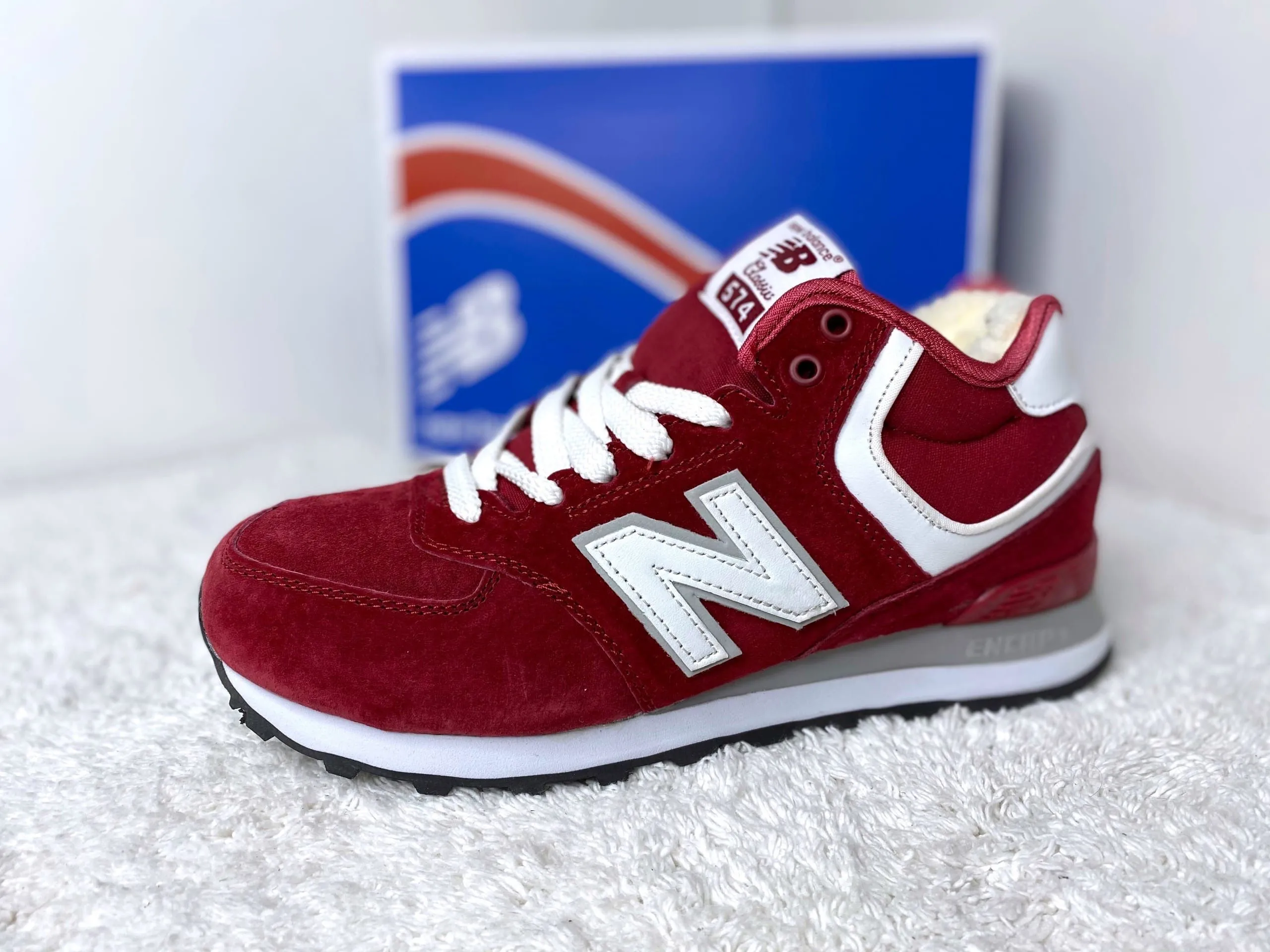 Женские New Balance высокие бордовые