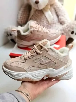 Кроссовки женские зимние Nike M2K Tekno персиковые