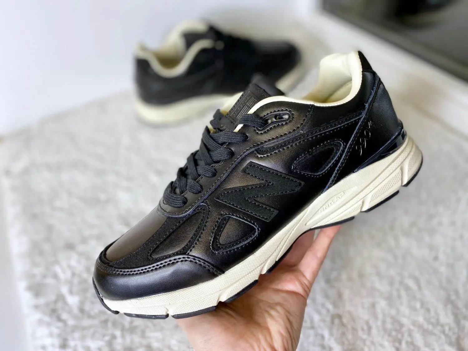 Кроссовки New Balance (Нью Баланс) 990 черные с белым кожаные Кроссовки New Balance (Нью Баланс) 990 черные с белым кожаные