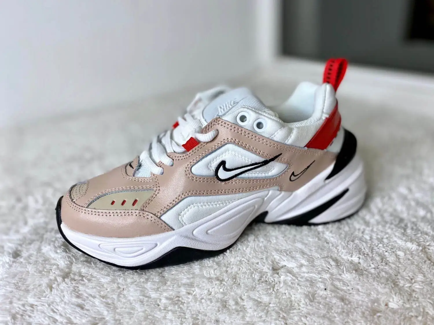 Nike M2K Tekno бежевые с красным Nike M2K Tekno бежевые с красным