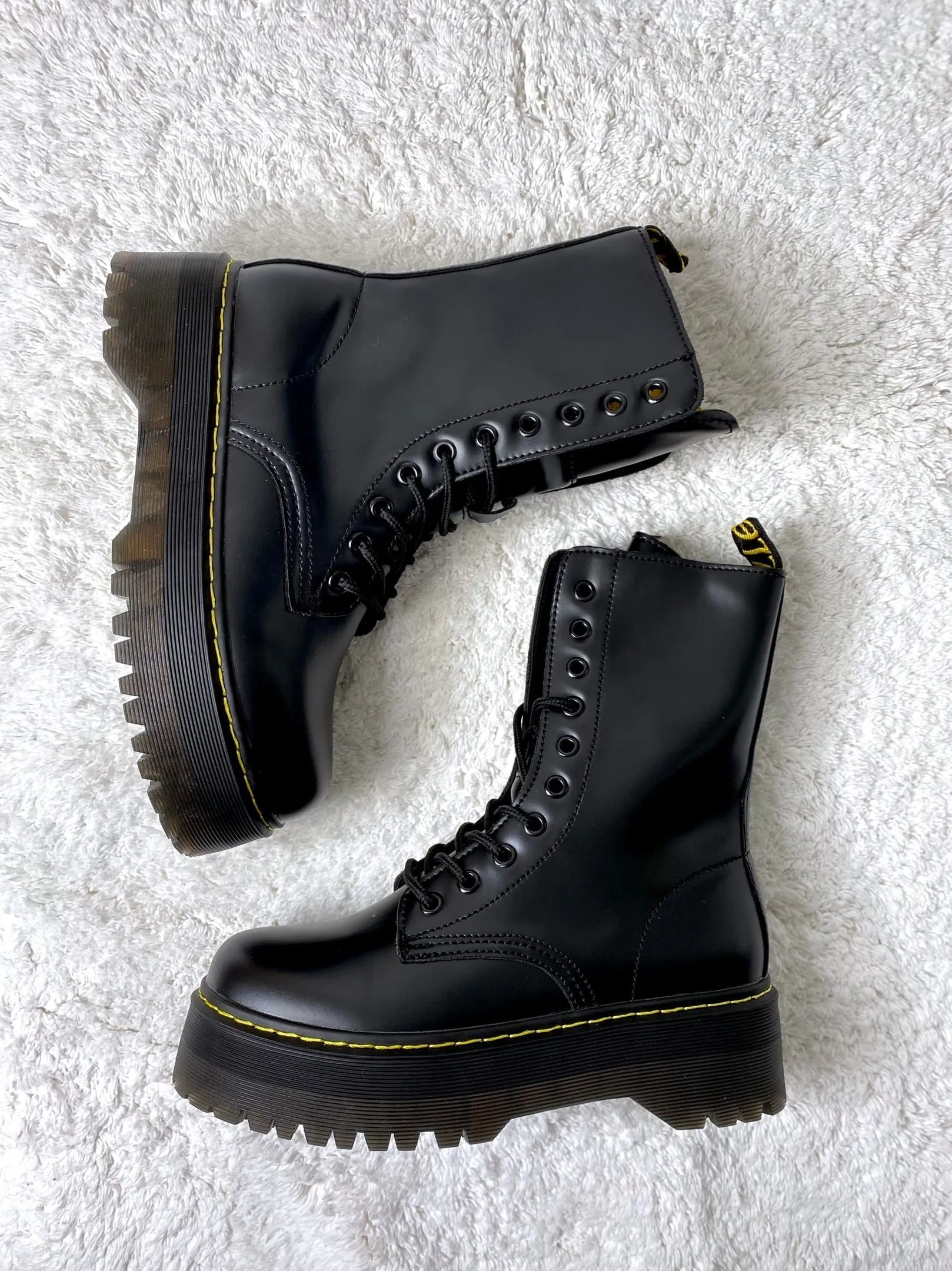 Ботинки на толстой подошве Dino