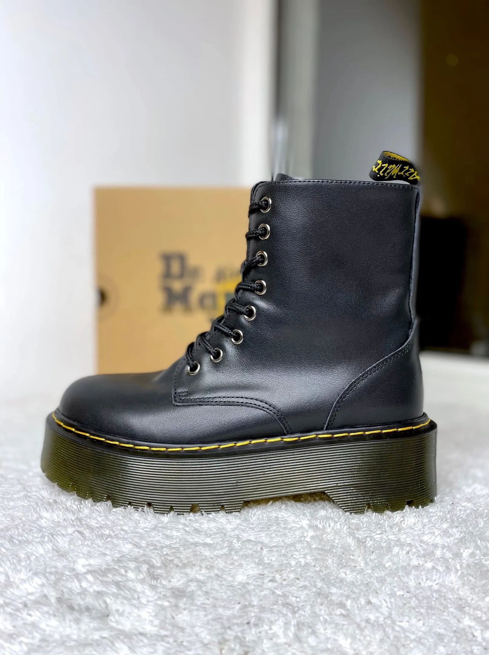 Сапоги женские Doctor Martens черные