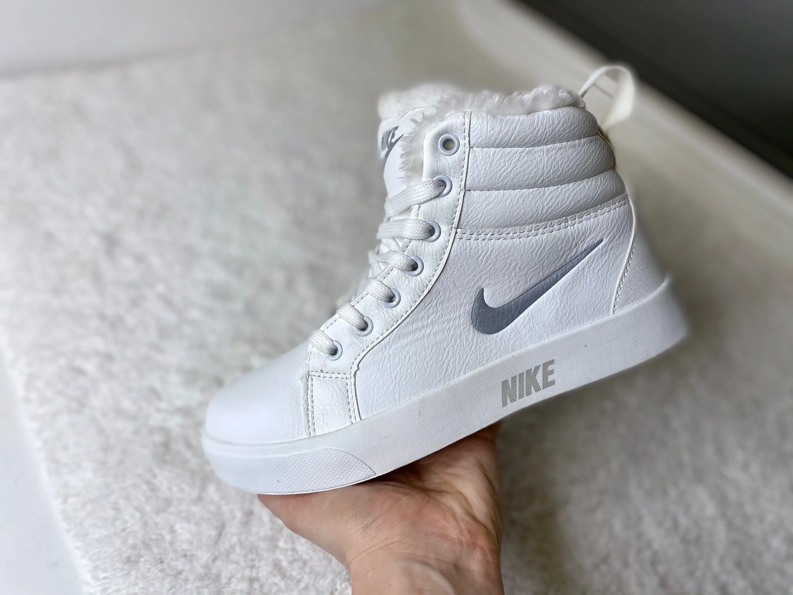 Nike белые с мехом