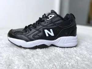 Кроссовки New Balance (Нью Баланс) 608 черные с белые кожаные