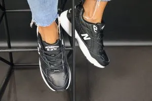 Кроссовки New Balance (Нью Баланс) 608 черные с белые кожаные