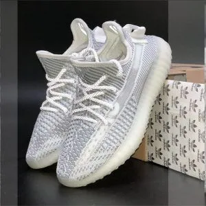 Кроссовки Adidas Yeezy Boost
