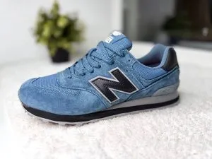 Кроссовки New Balance 574 голубые с темной подошвой