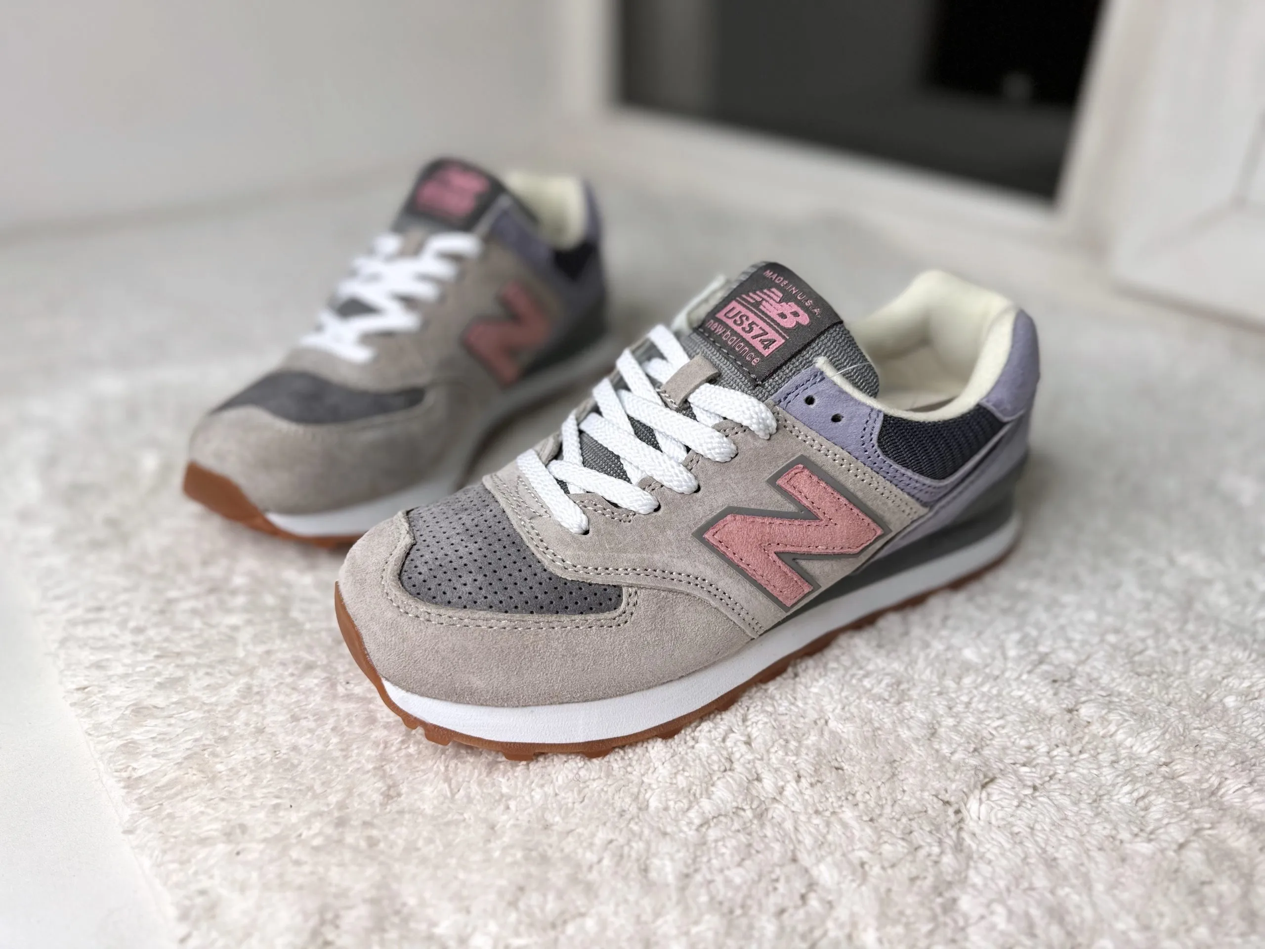 Женские New Balance 574 серые с фиолетовым Женские New Balance 574 серые с фиолетовым