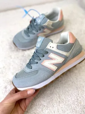 New Balance 574 голубые c розовым
