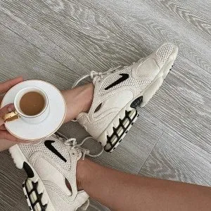 Кроссовки Nike Spiridon Stussy бежевые женские