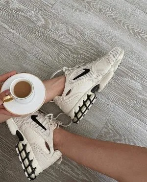 Женские Nike Spiridon Stussy бежевые