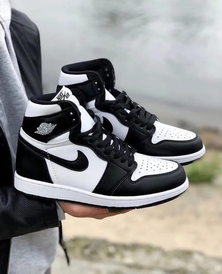 Nike Air Jordan 1 белые с черным Nike Air Jordan 1 белые с черным