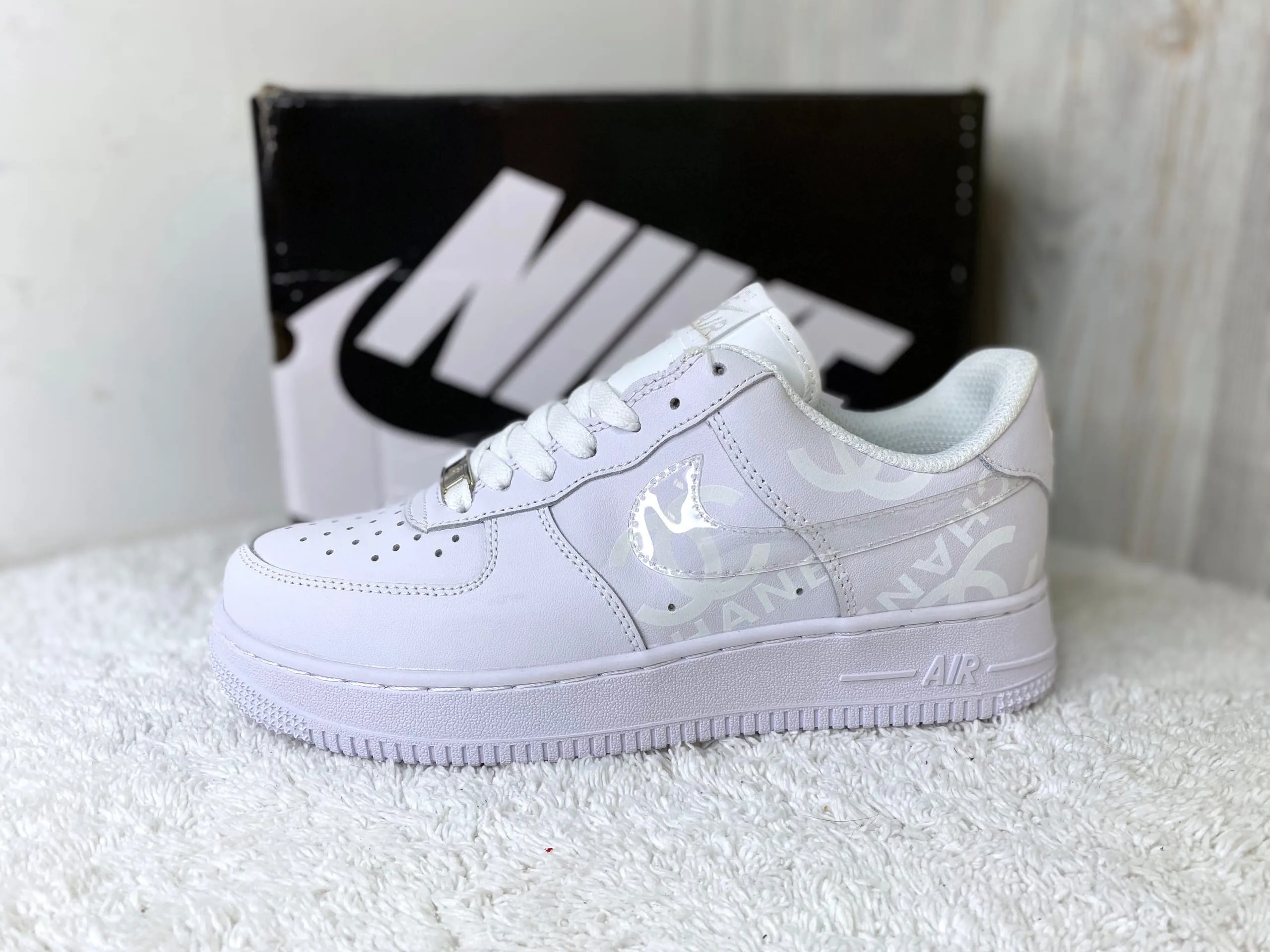 Nike Air Force белые светоотражающие