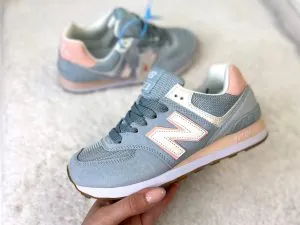 New Balance 574 голубые c розовым