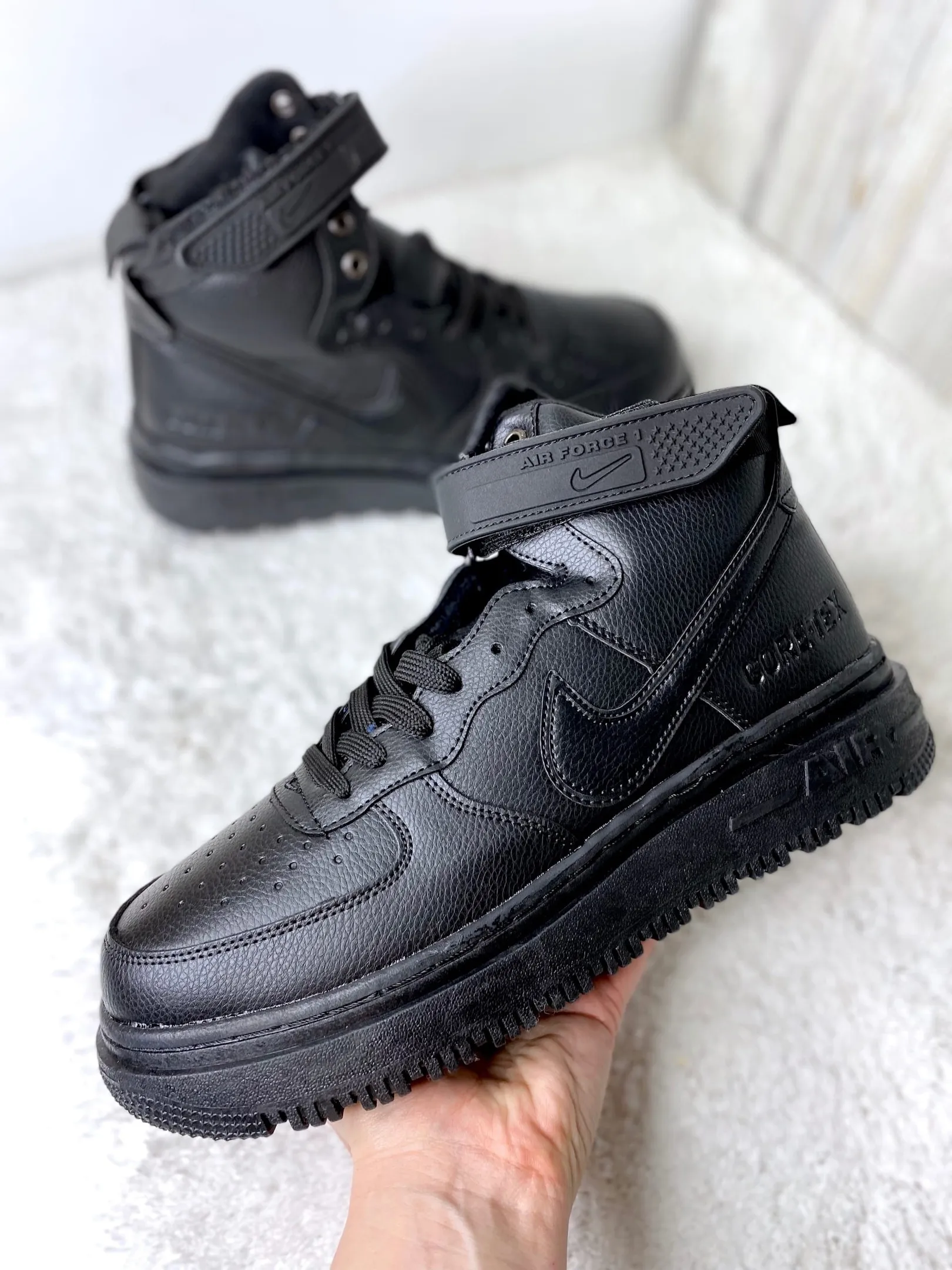 Кроссовки Nike Air Force черные на толстой подошве с мехом Кроссовки Nike Air Force черные на толстой подошве с мехом