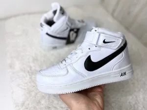 Кроссовки Nike Air Force белые с черным высокие зимние