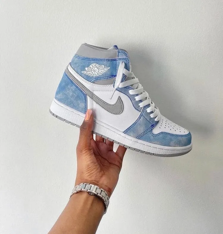 Nike Air Jordan 1 Retro High Hyper Royal на 35-36 Nike Air Jordan 1 Retro High Hyper Royal на 35-36