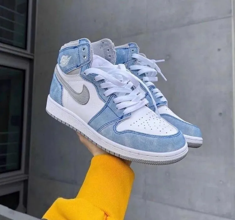 Nike Air Jordan 1 Retro High Hyper Royal на 35-36 Nike Air Jordan 1 Retro High Hyper Royal на 35-36