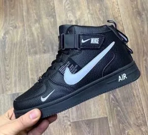 Кроссовки Nike Air Force черные с белым с мехом