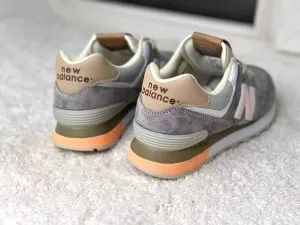 New Balance 574 Фламинго серые с персиковым