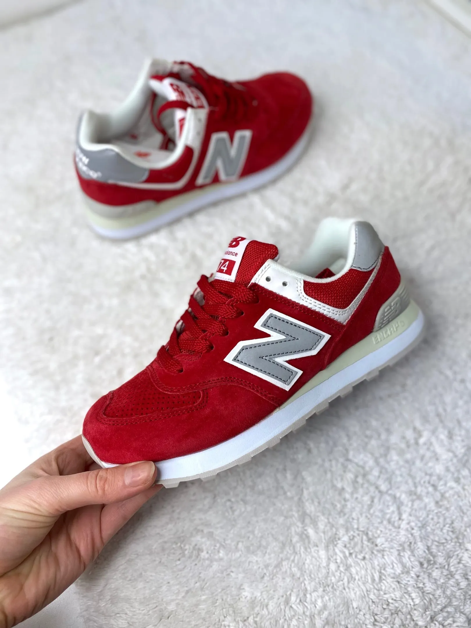 New Balance 574 алые