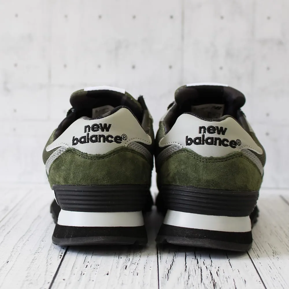 New Balance 574 зеленые с черной подошвой