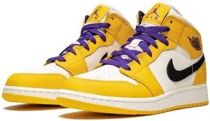 Кеды Nike Air Jordan желтые с черным
