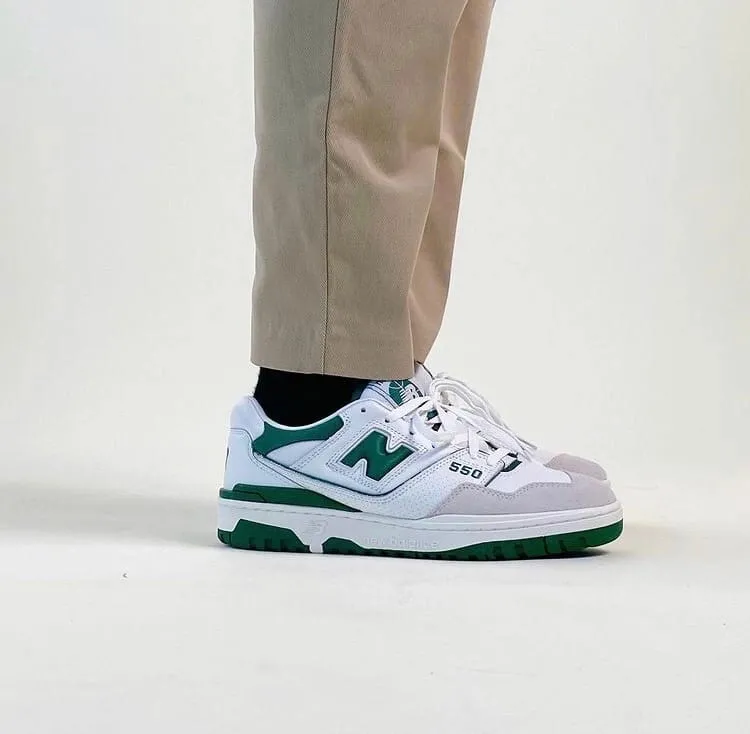 New Balance 550 белые с темно-зеленым