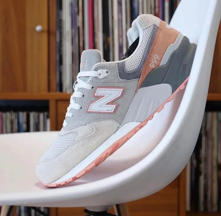 New Balance 999 бежевые с персиковым New Balance 999 бежевые с персиковым