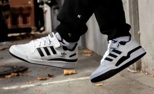 Adidas Forum Low белые с черными полосками