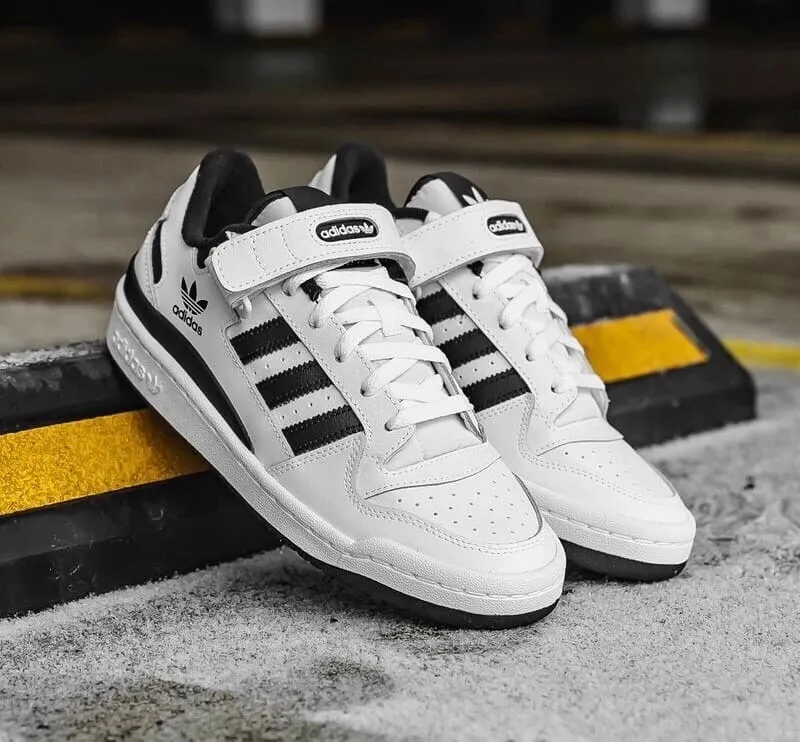 Adidas Forum Low белые с черными полосками Adidas Forum Low белые с черными полосками