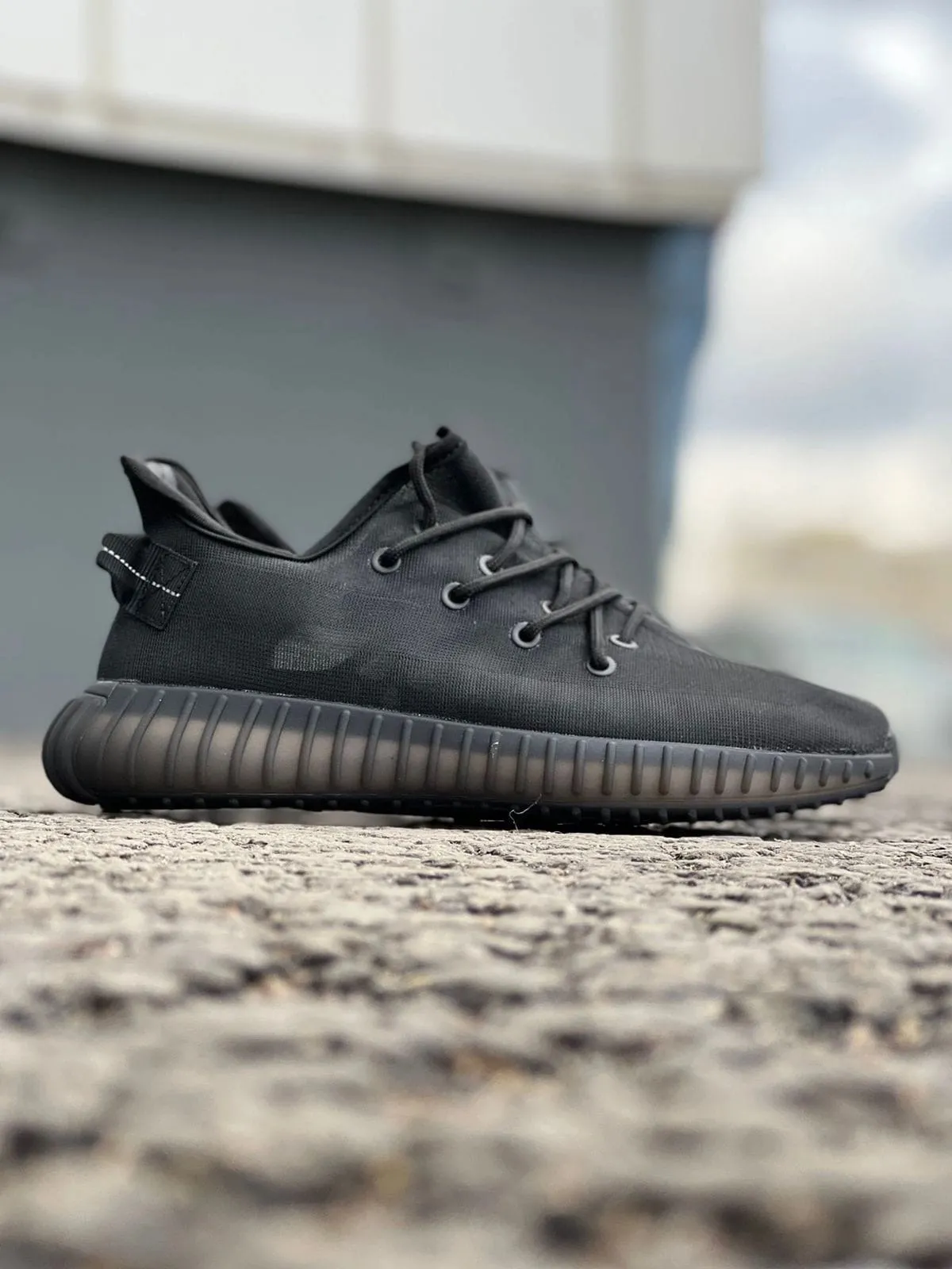 Adidas Yeezy Boost 350 V2 черные Adidas Yeezy Boost 350 V2 черные