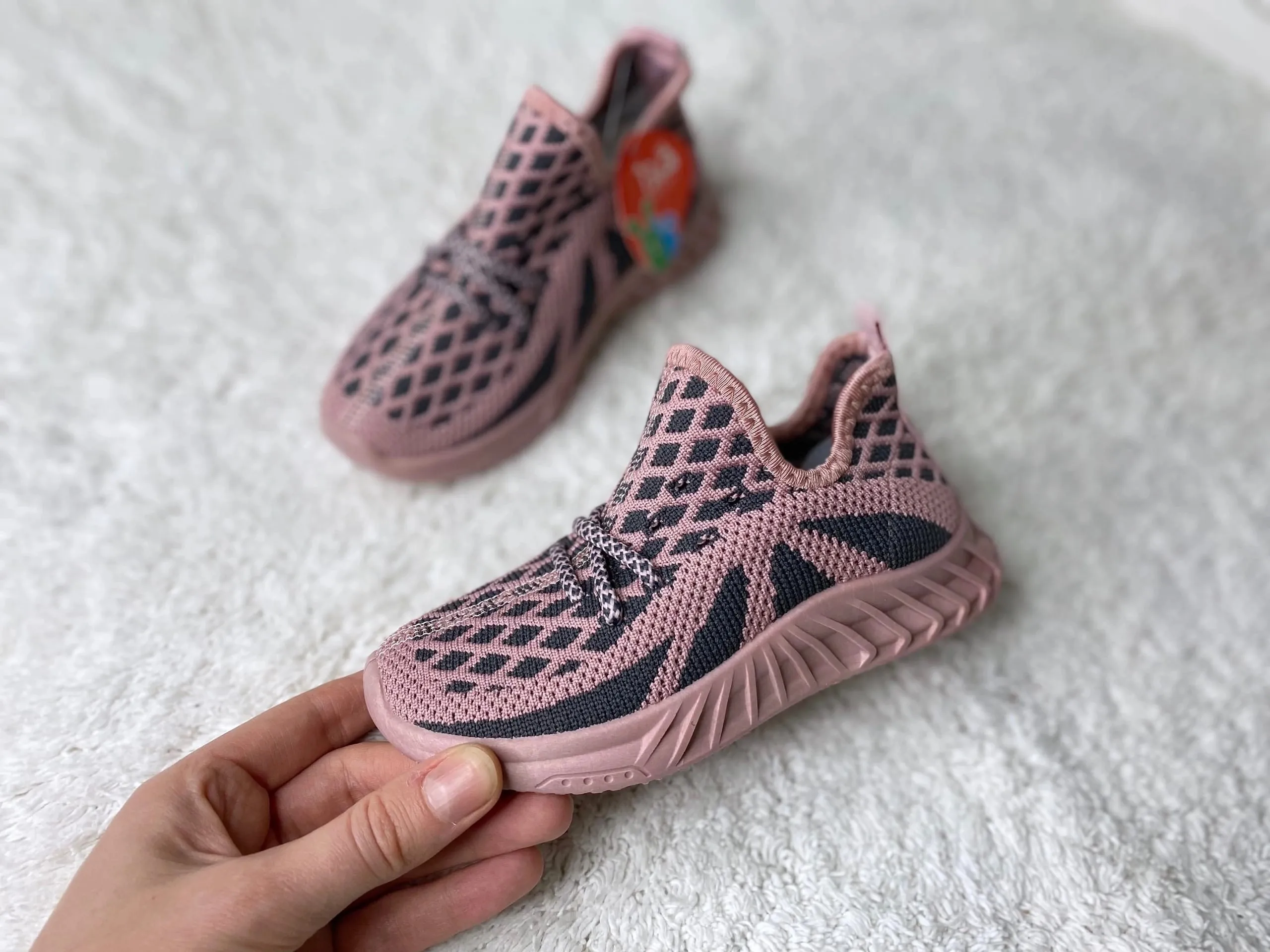 Детские Adidas Yeezy розовые