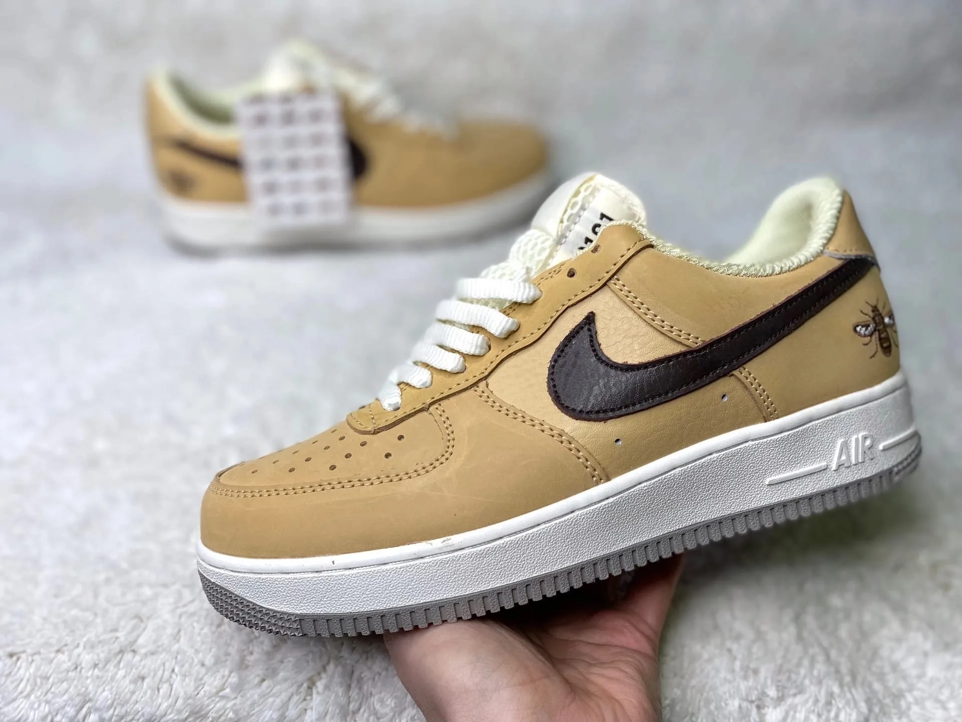 Nike Air Force 1 Manchester Bee песочные