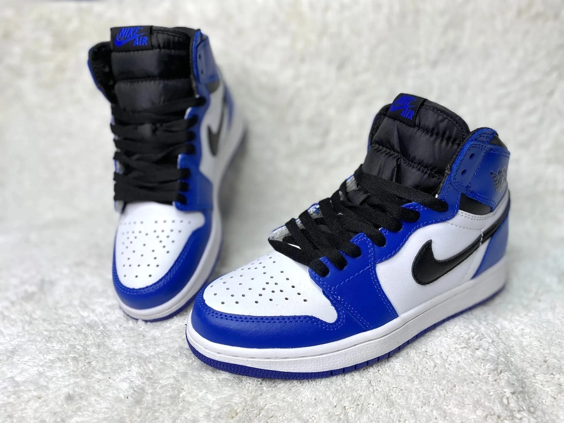 Nike Air Jordan 1 Mid ярко синие с белым