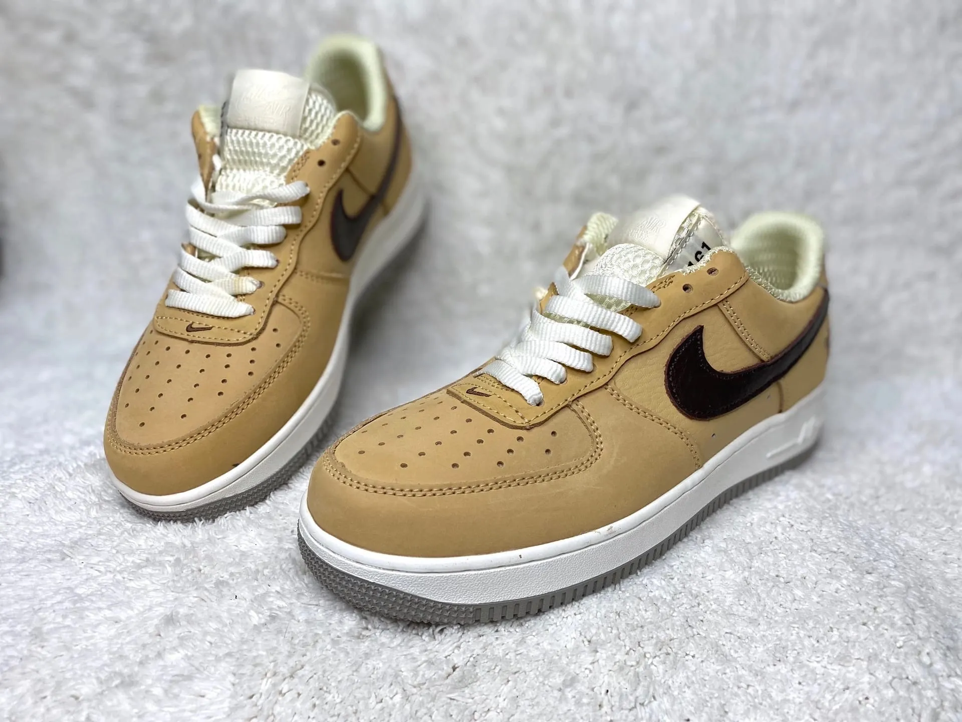 Nike Air Force 1 Manchester Bee песочные