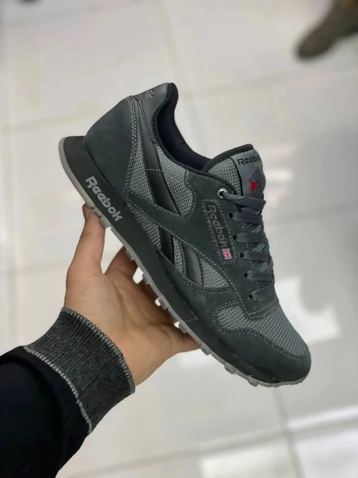 Reebok Classic темно-серые замшевые