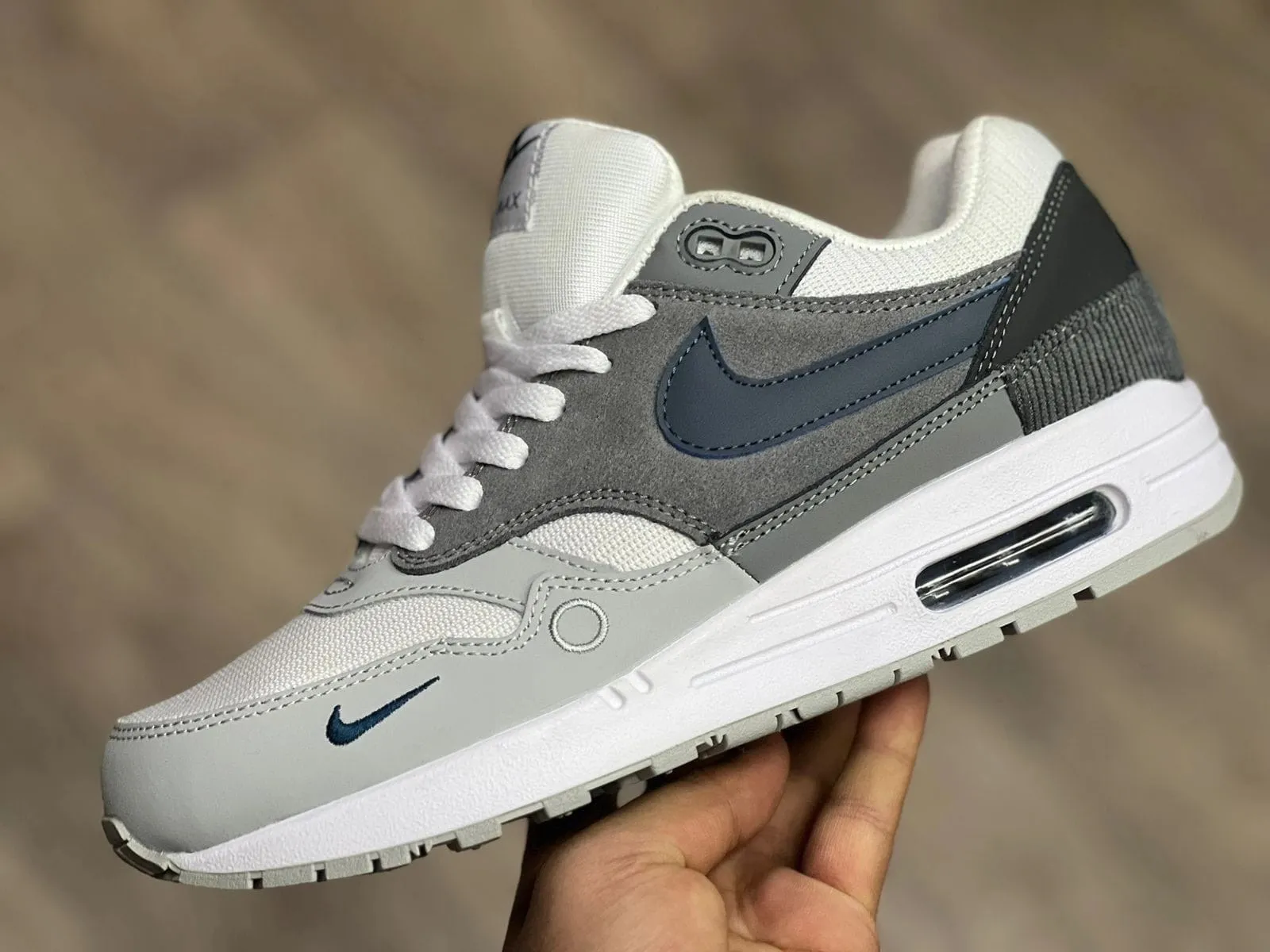 Nike Air Max 1 London grey