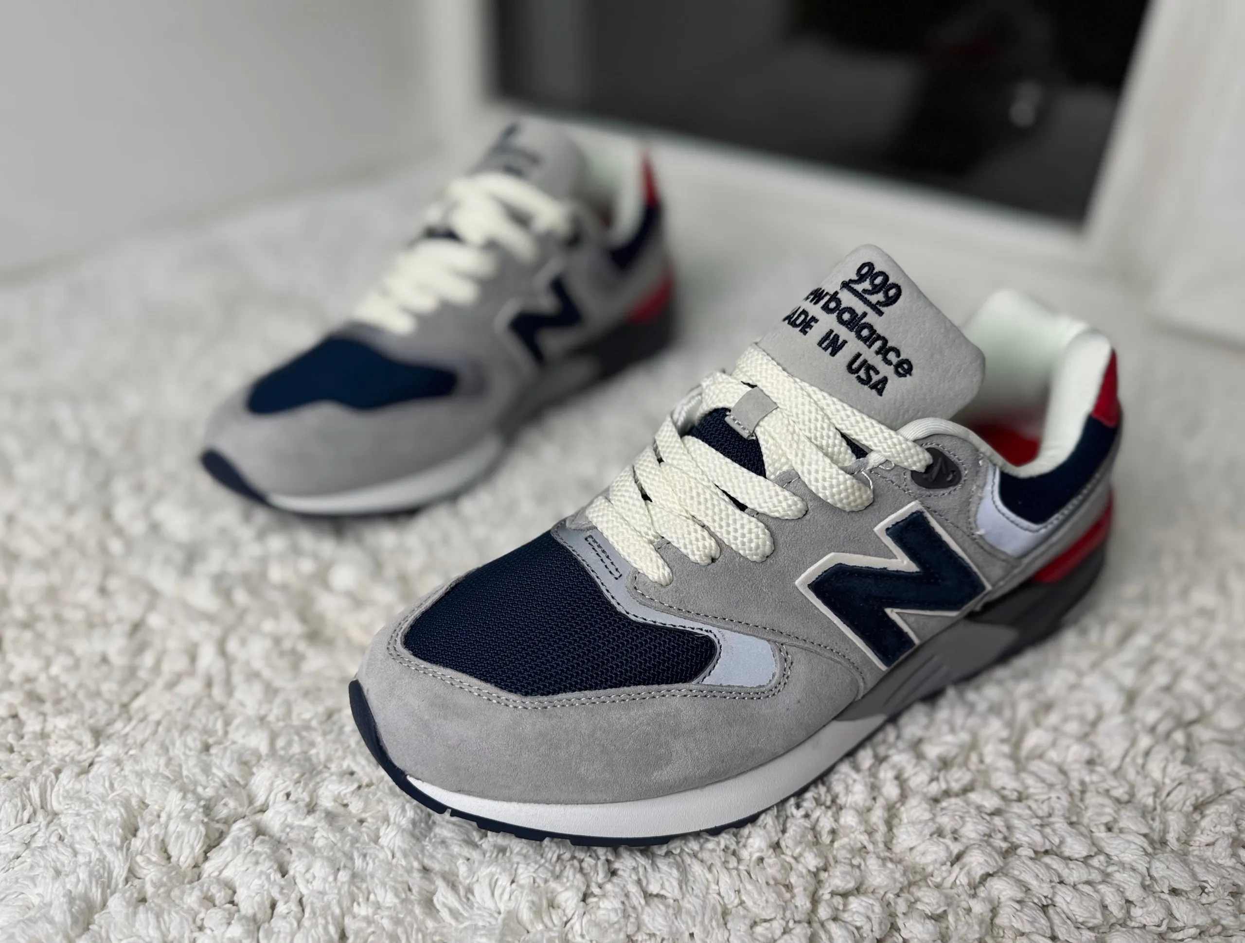 New Balance 999 серые с красным