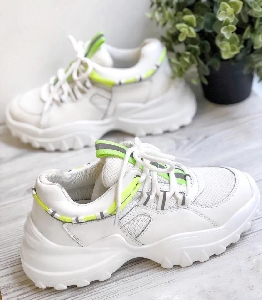 Buffalo белые с желтыми шнурками на толстой подошве