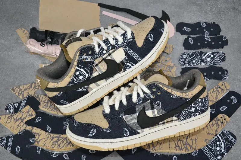 Nike SB Dunk Low Travis Scott Cactus Jack