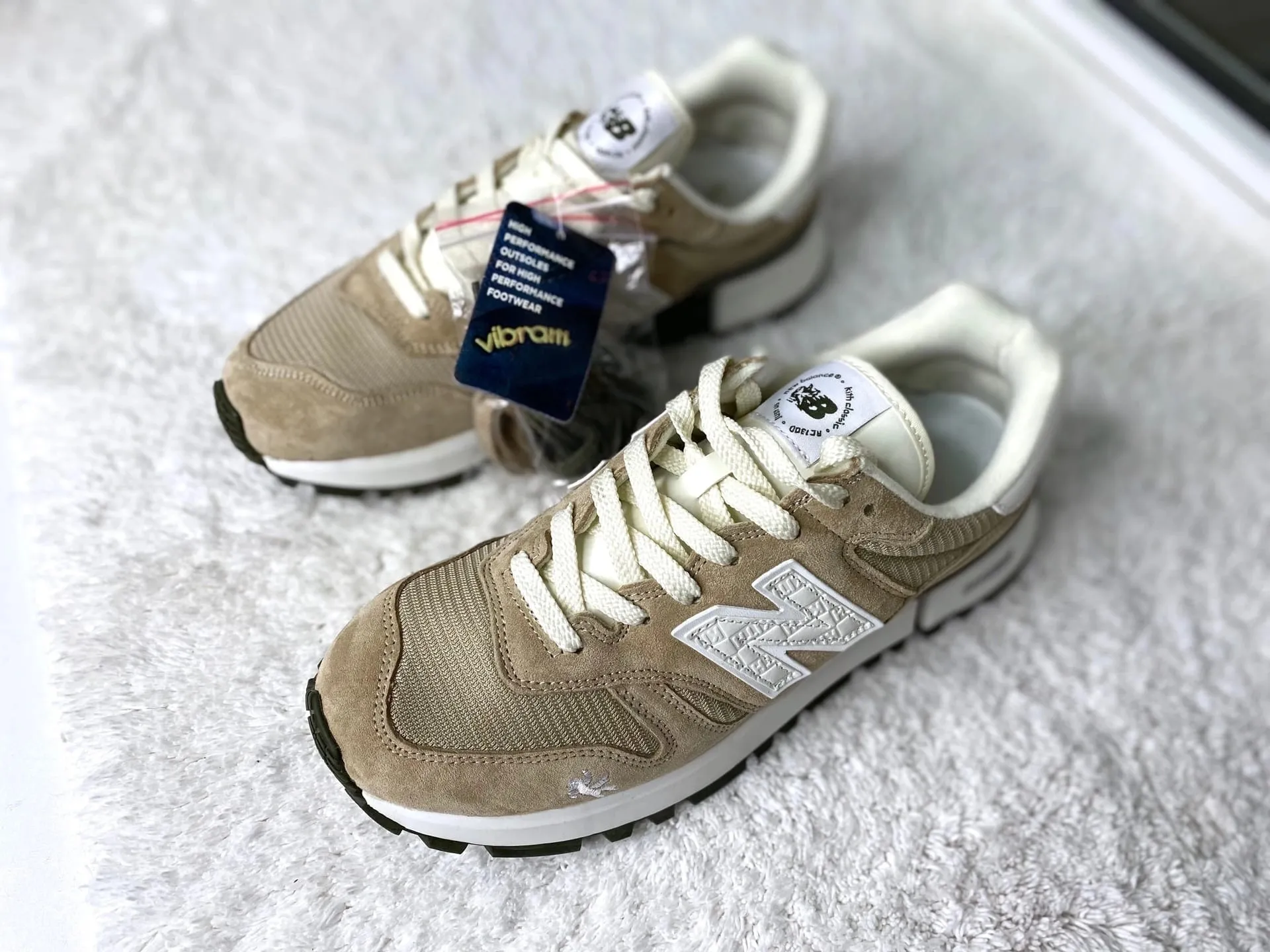 New Balance 1300 RC бежевые New Balance 1300 RC бежевые