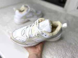 Nike Tekno белые с мехом