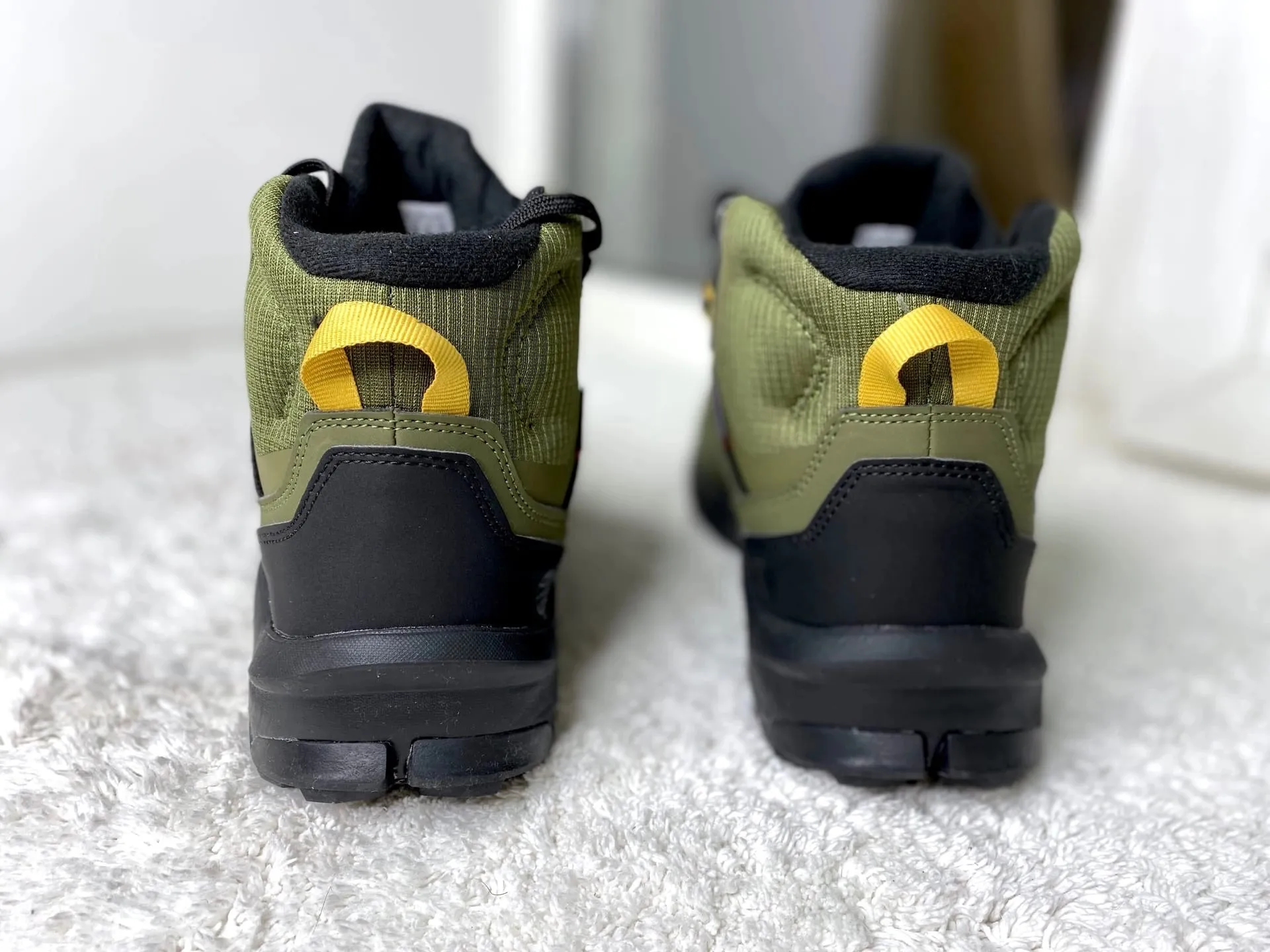 Adidas Terrex AX4 Mid хаки