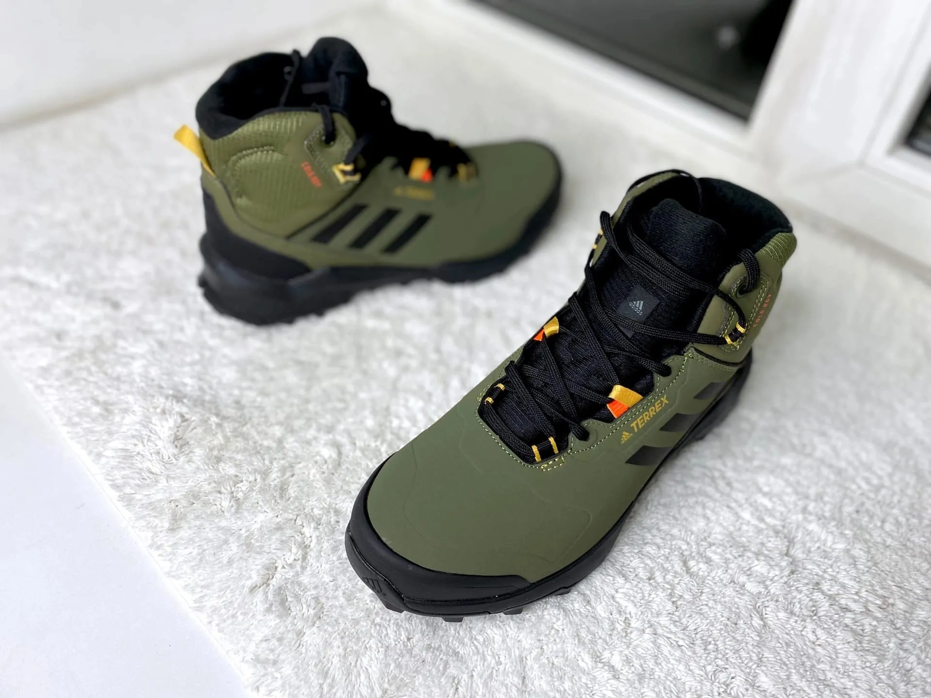 Adidas Terrex AX4 Mid хаки
