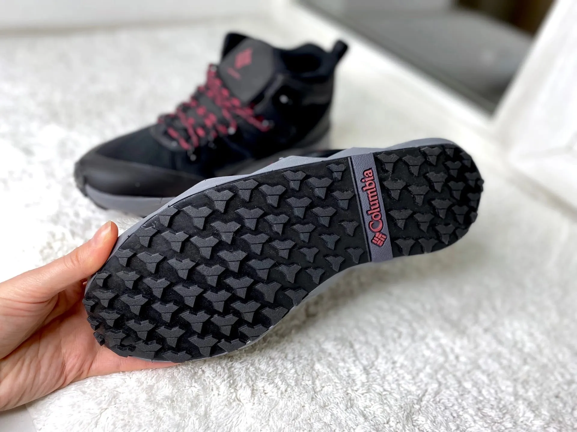 Columbia Facet 60 outdry черные с серым