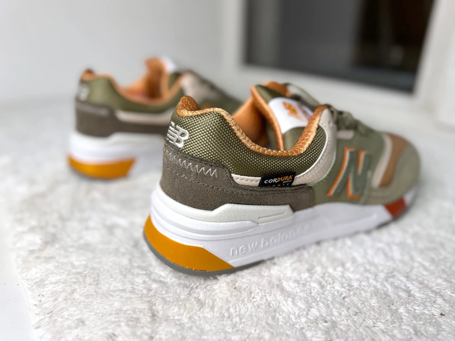 New Balance 997 Гавайи зелёные с жёлтым