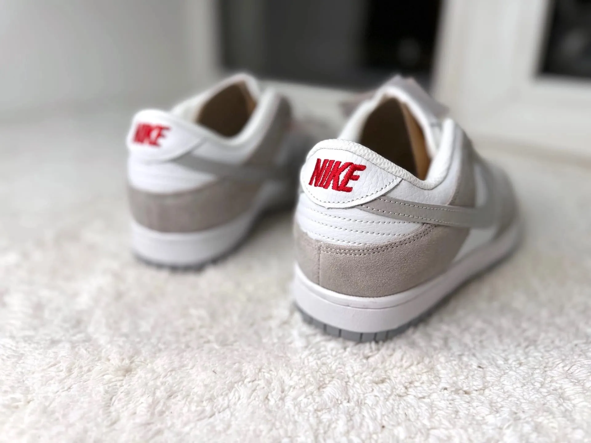 Nike Dunk Low серые с красным задником