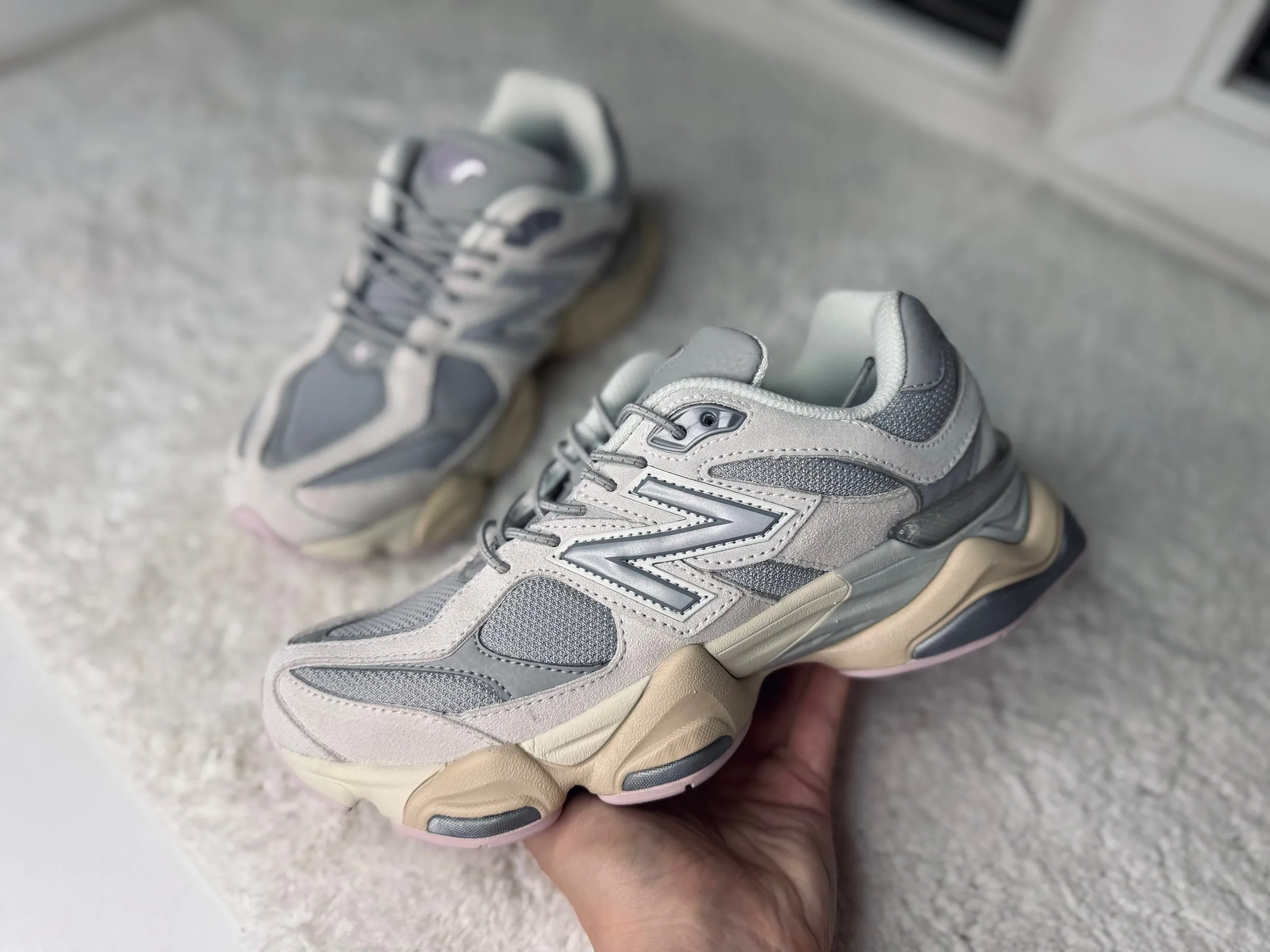 New Balance 9060 серые с розовым Кэнди